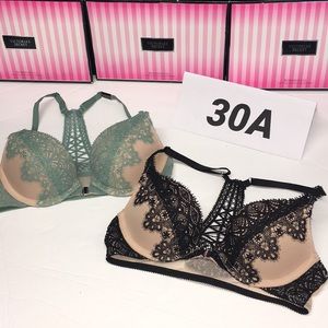 Lot 2 VICTORIA SECRET PUSH-UP BRA 30A
